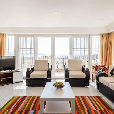 Burcu Residence, Magnificent Sea View, Cozy, Free Otopark, Free Wifi Apartment Bodrum